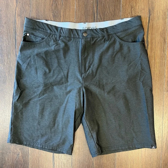 Adidas short SZ 38 - Picture 1 of 4